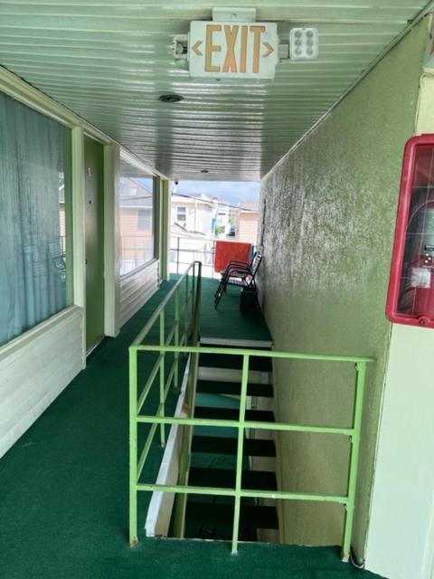 וויילדווד קרסט Caribbean Motel מראה חיצוני תמונה
